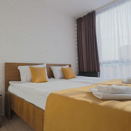 Welcome Republic Square Apartments เยเรวาน ภายนอก รูปภาพ